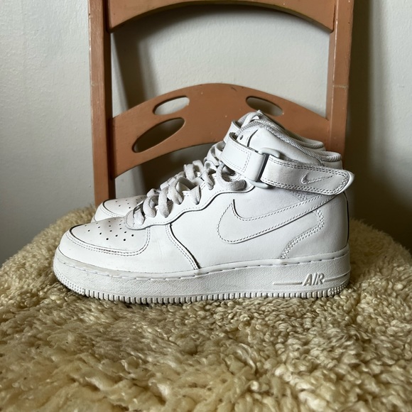 Nike Air Force Ones Mid - Picture 1 of 4